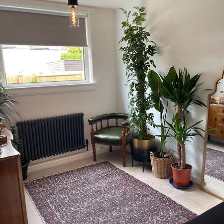 Private Room With Separate Shower And Free Parking Edinburgh Buitenkant foto